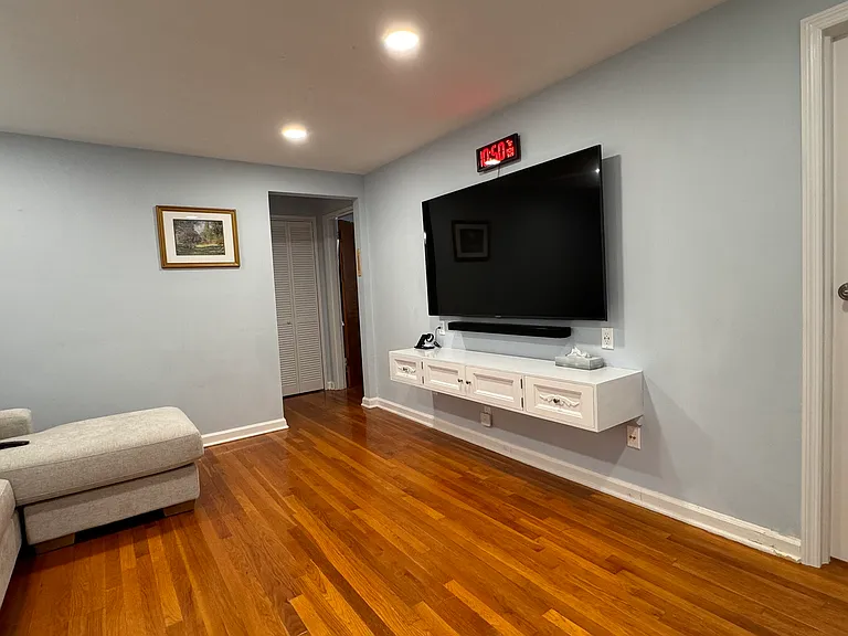 2209 Center Ave #A — Photo 5