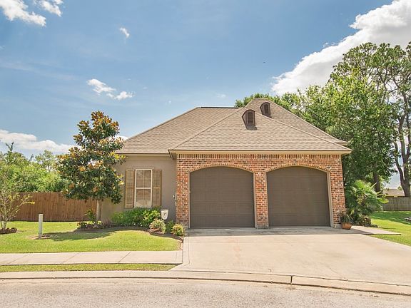 2nd image of 200 Rosemary Pl