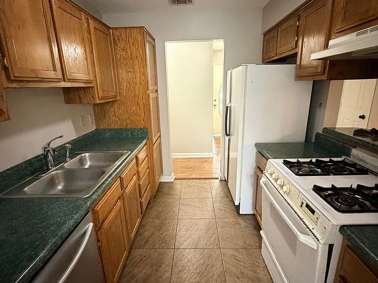 3201 Stivers Blvd — Photo 4
