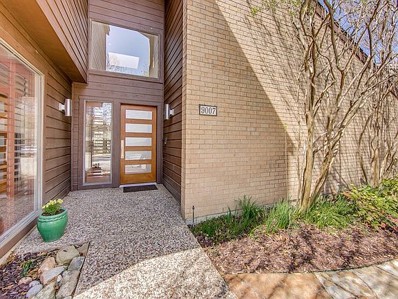 4th image of 9007 Woodbluff Ct