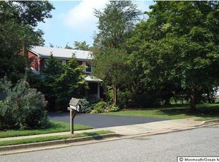 4 Jefferson Rd, Marlboro, NJ 07746