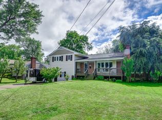 5805 Sable Dr, Alexandria, VA 22303