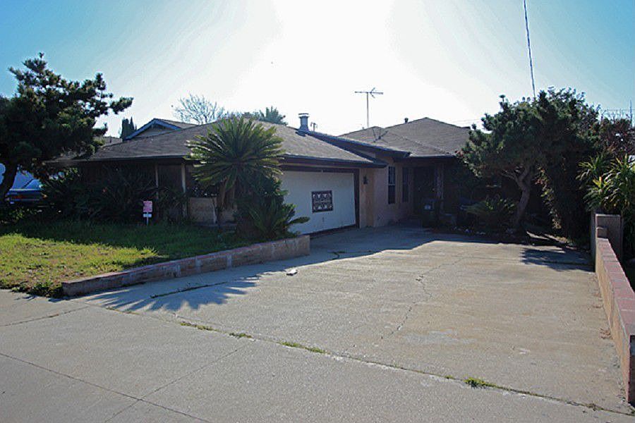 1st image of 1652 W 121st St