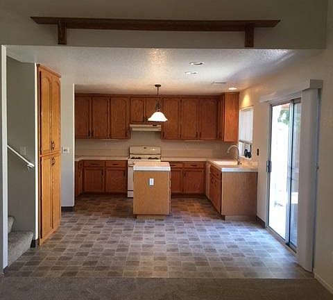 3rd image of 1739 Laurelgrove Ln