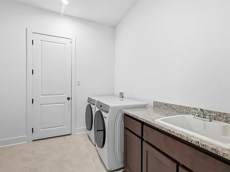 2020 Grey Bark St — Photo 20