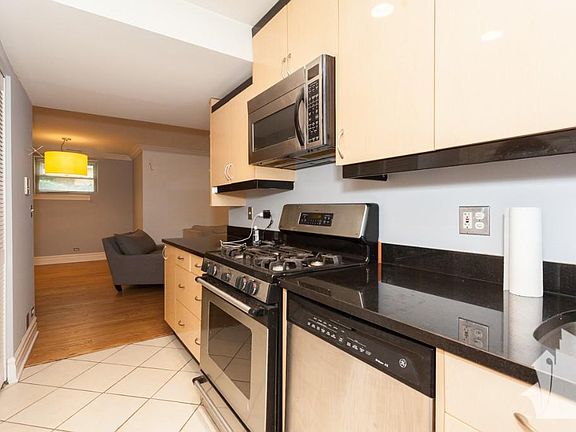 5th image of 3139 W Palmer Blvd #G5