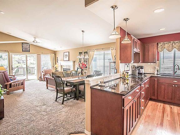 5th image of 1029 N Tanglewood Ln