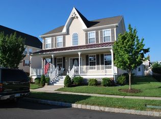 11 Lacey Ave, Ivyland, PA 18974