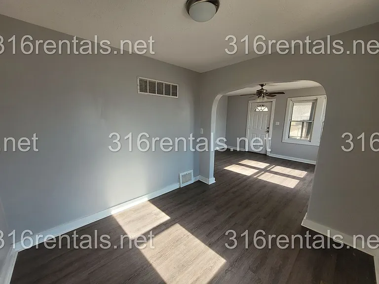 1337 S Fern St — Photo 9