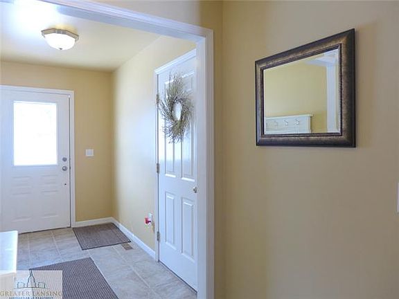 2nd image of 500 Winding River Dr