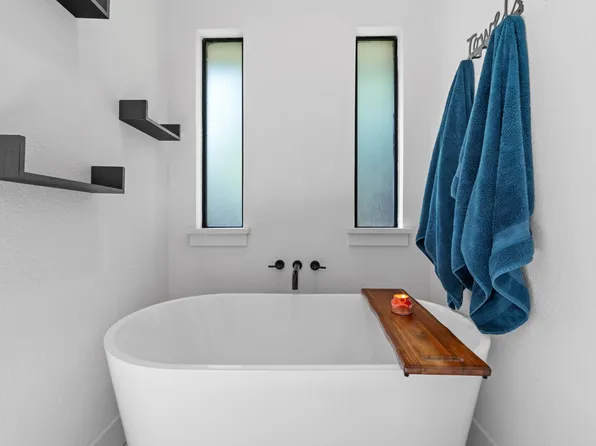 6005 Hillglen Dr, Watauga, TX 76148