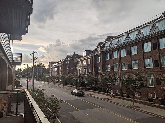 4th image of 1105 W Main St Unit 1