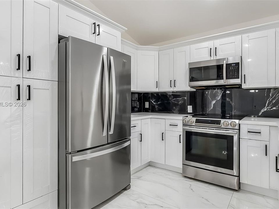 1st image of 2421 SW 84th Ter