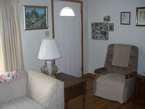 4th image of 1499 Lascerne Cir S