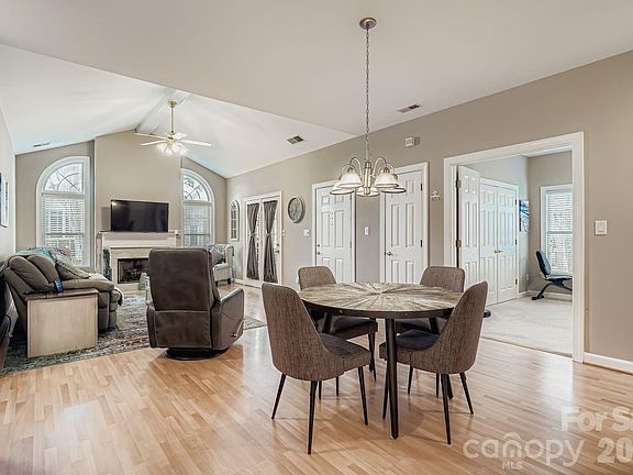 2nd image of 8406 Highland Glen Dr