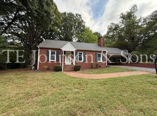 5535 Robinhood Rd, Winston Salem, NC 27106