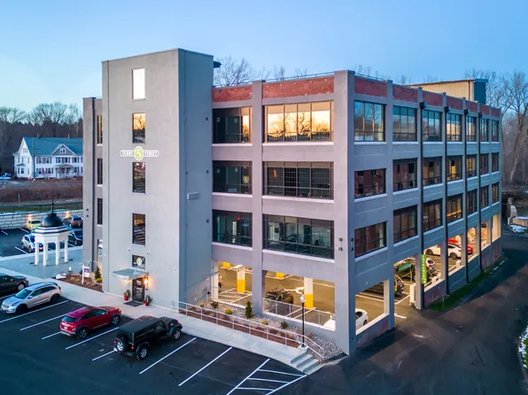 5 Ferry St, Easthampton, MA 01027