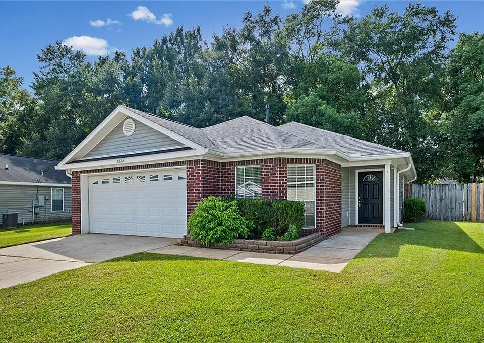 2074 Spring Grv W
