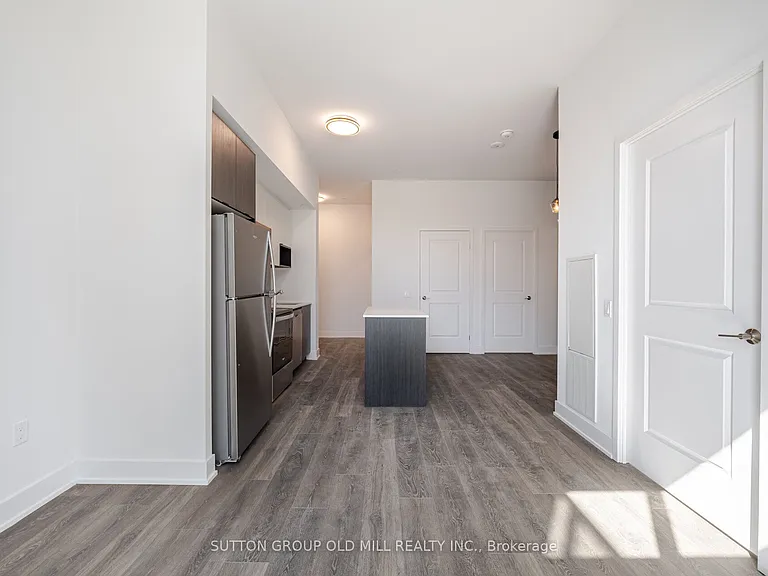 204 Burnhamthorpe Rd E #104 — Photo 24