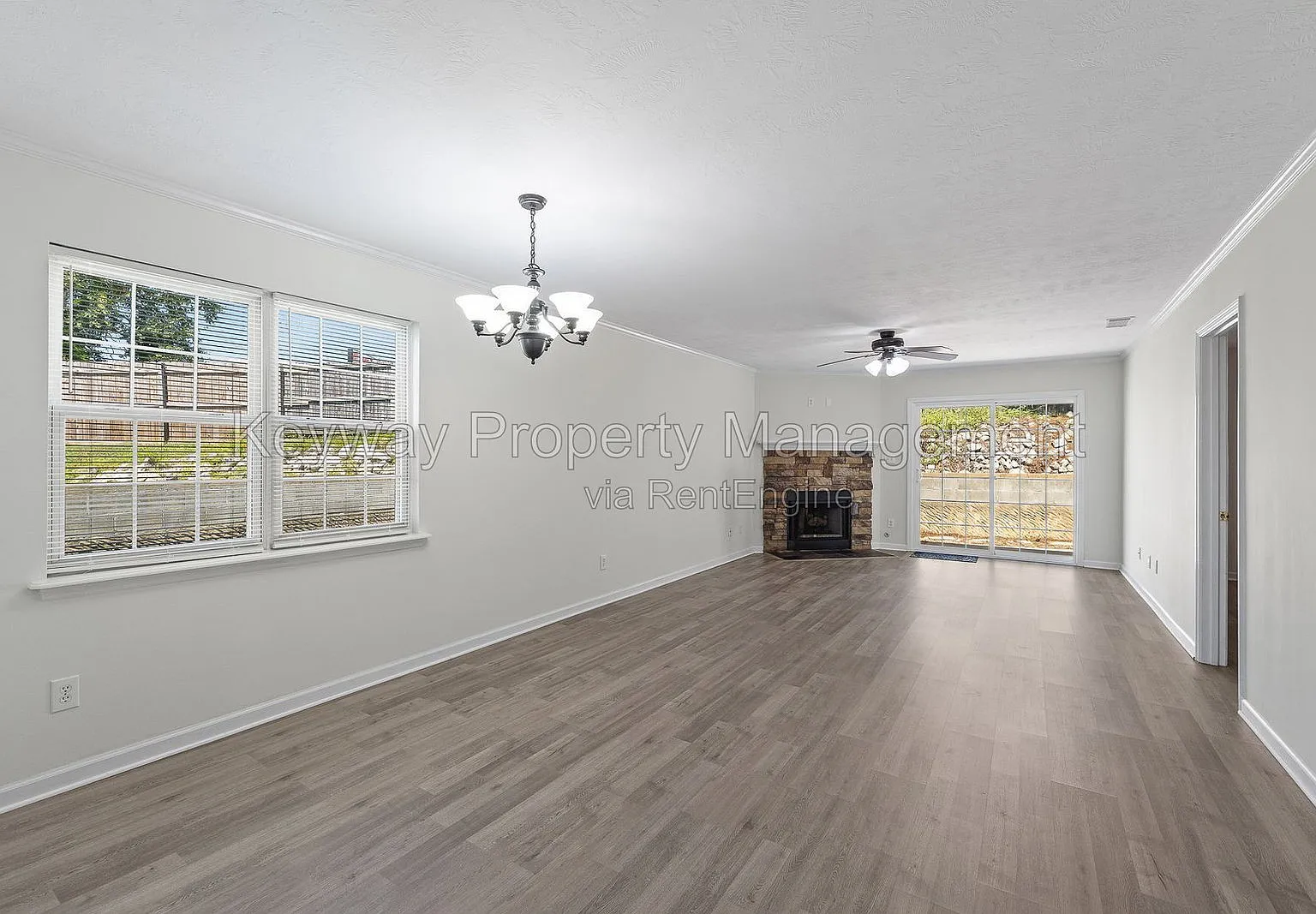 2 bed, 2.0 bath, 1100 sqft, $1,565 — Photo 3
