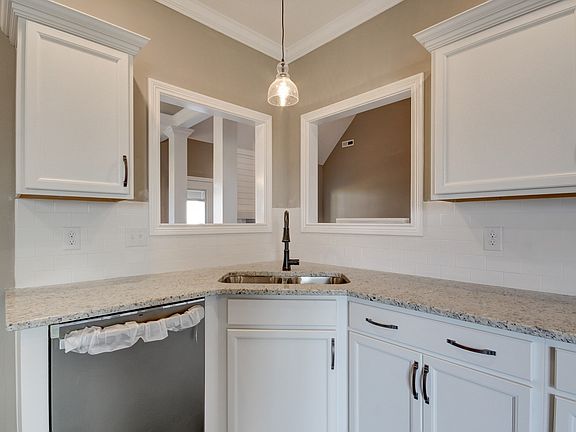5th image of 720 Farmington Lot 720