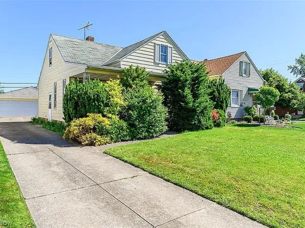 6008 Charles Ave, Parma, OH 44129
