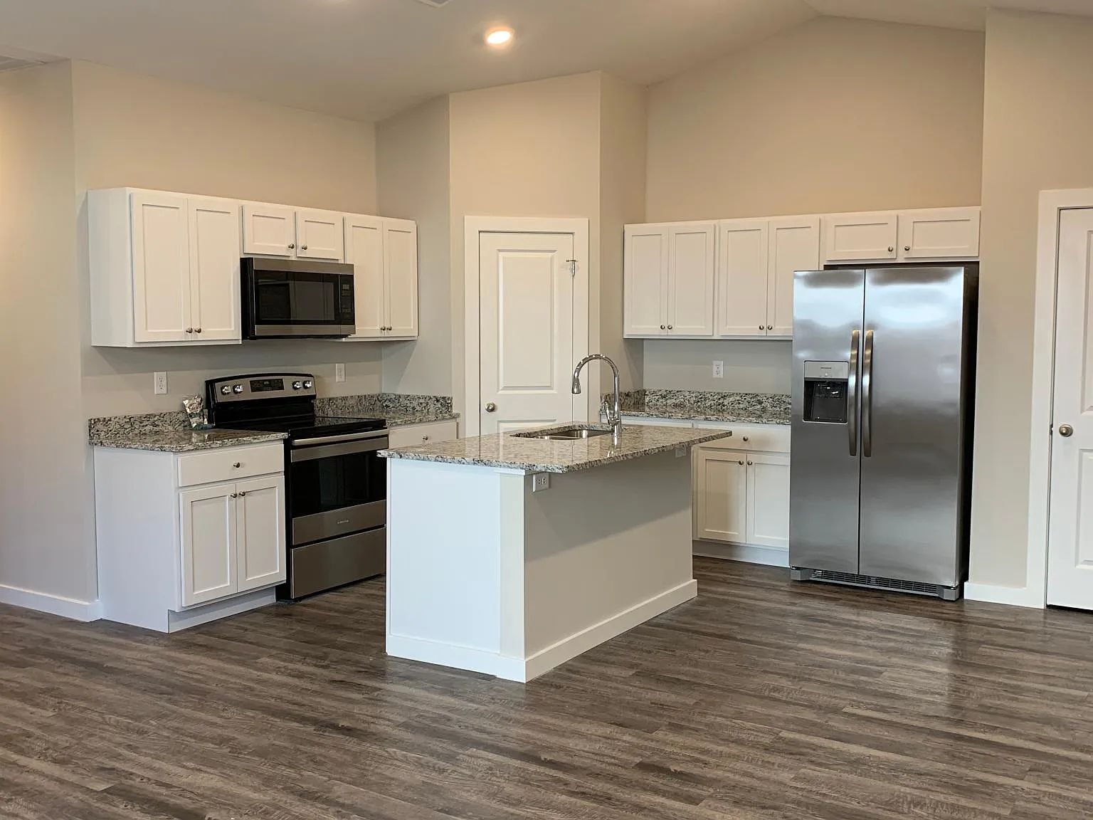 3 bed, 1225 sqft, $1,475 — Photo 4