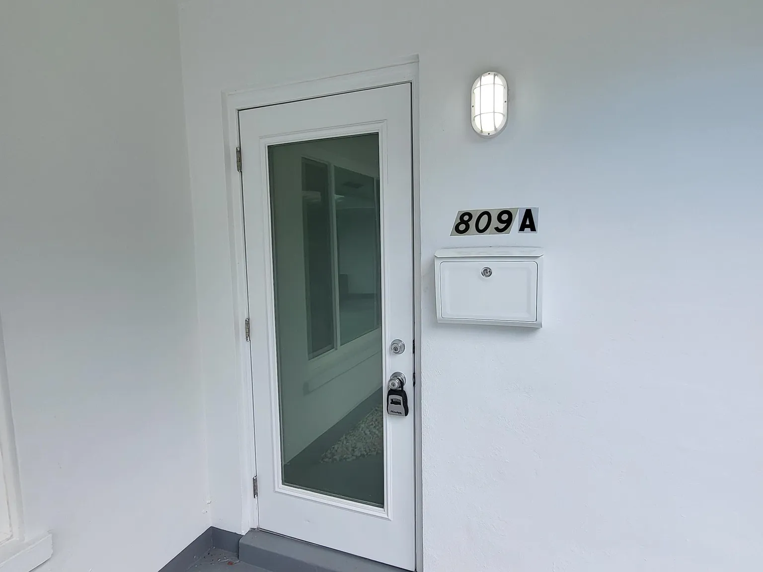 2 bed, 1.0 bath, 350 sqft, $1,300 — Photo 2
