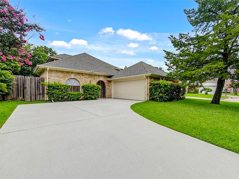 12810 Chaseland Ln — Photo 1