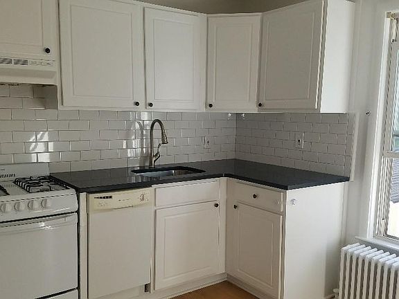 4th image of 27 Rockledge Ave Unit 2