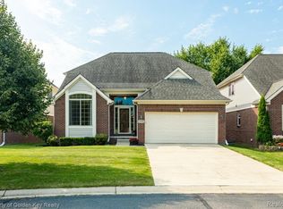 8730 Columbia Cir, Canton, MI 48187