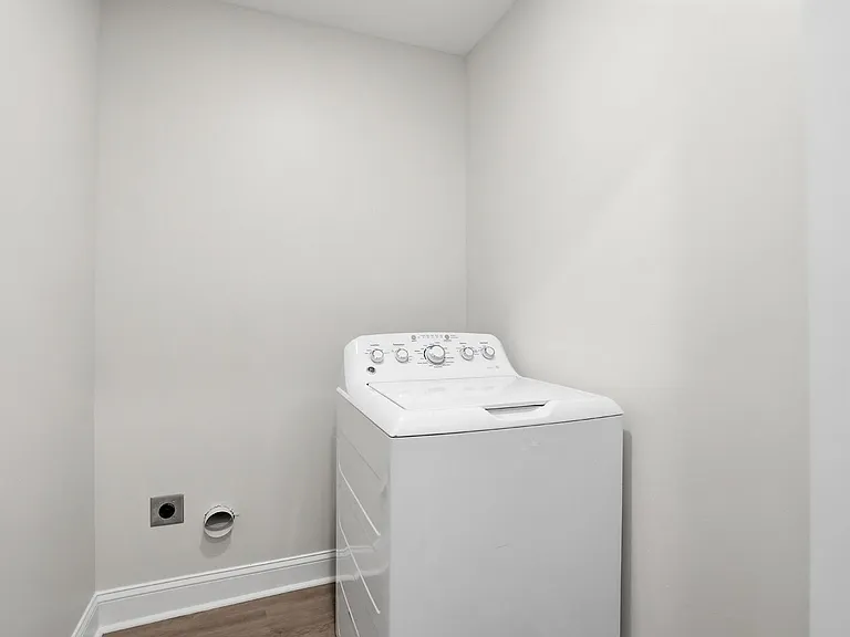 W Lake Dr NW — Photo 8