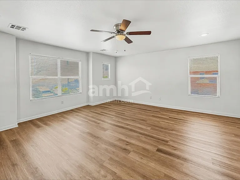 2034 Spiers Ave — Photo 10
