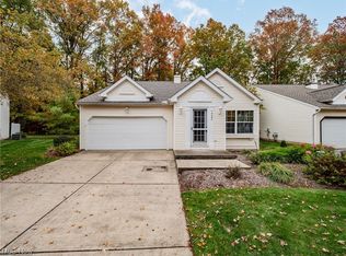 9087 Fern Cv E, Olmsted Falls, OH