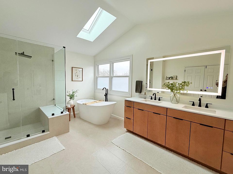 1st image of 54 Manchester Rd