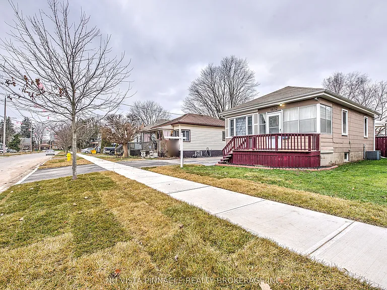 1632 Churchill Ave — Photo 1