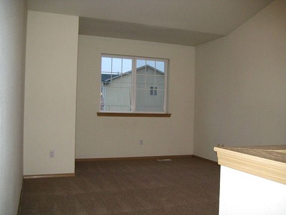 5th image of 13408 67th Ave E