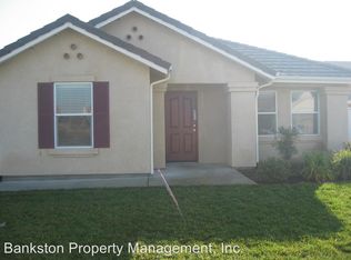 1971 Academy Ave, Tulare, CA 93274
