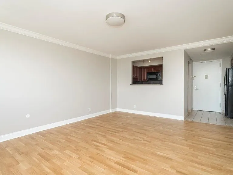 1410M Columbia Rd #8H — Photo 1