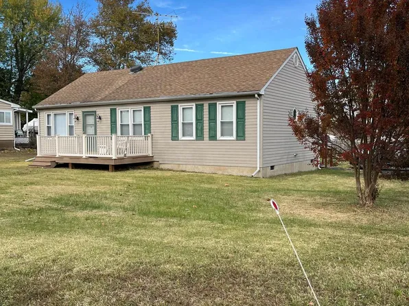 21 Midway Dr, Earleville, MD 21919