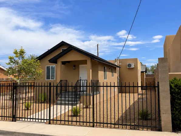 404 Phoenix Ave NW, Albuquerque, NM 87107