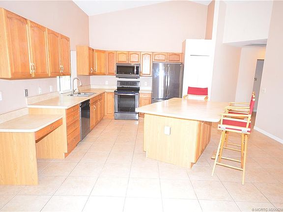 3rd image of 321 SE Cork Rd