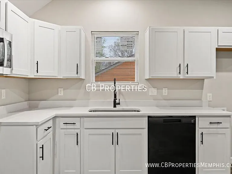 2845 Yale Ave — Photo 3