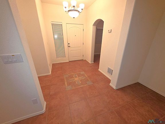 2nd image of 2915 Hook Rd SE