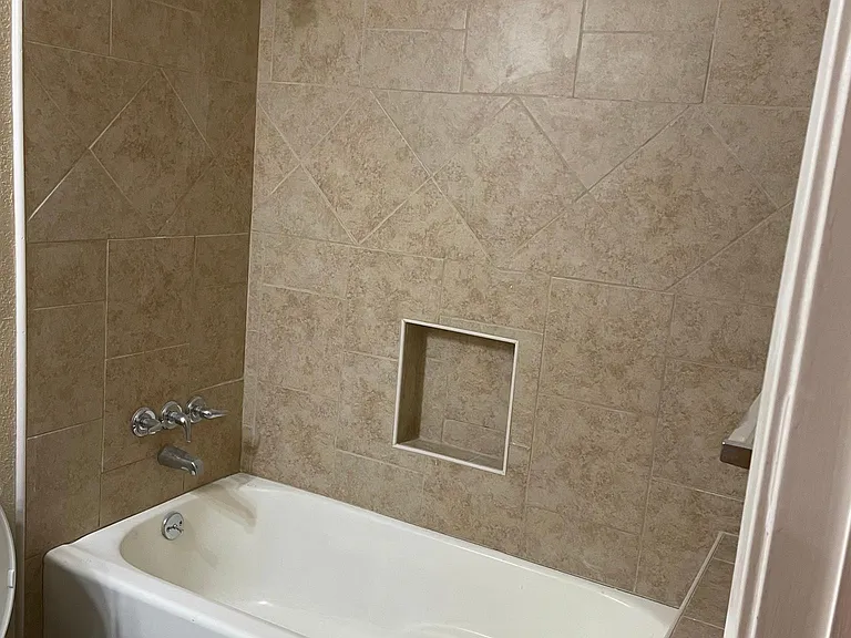 1007 Avenue A #1 — Photo 9