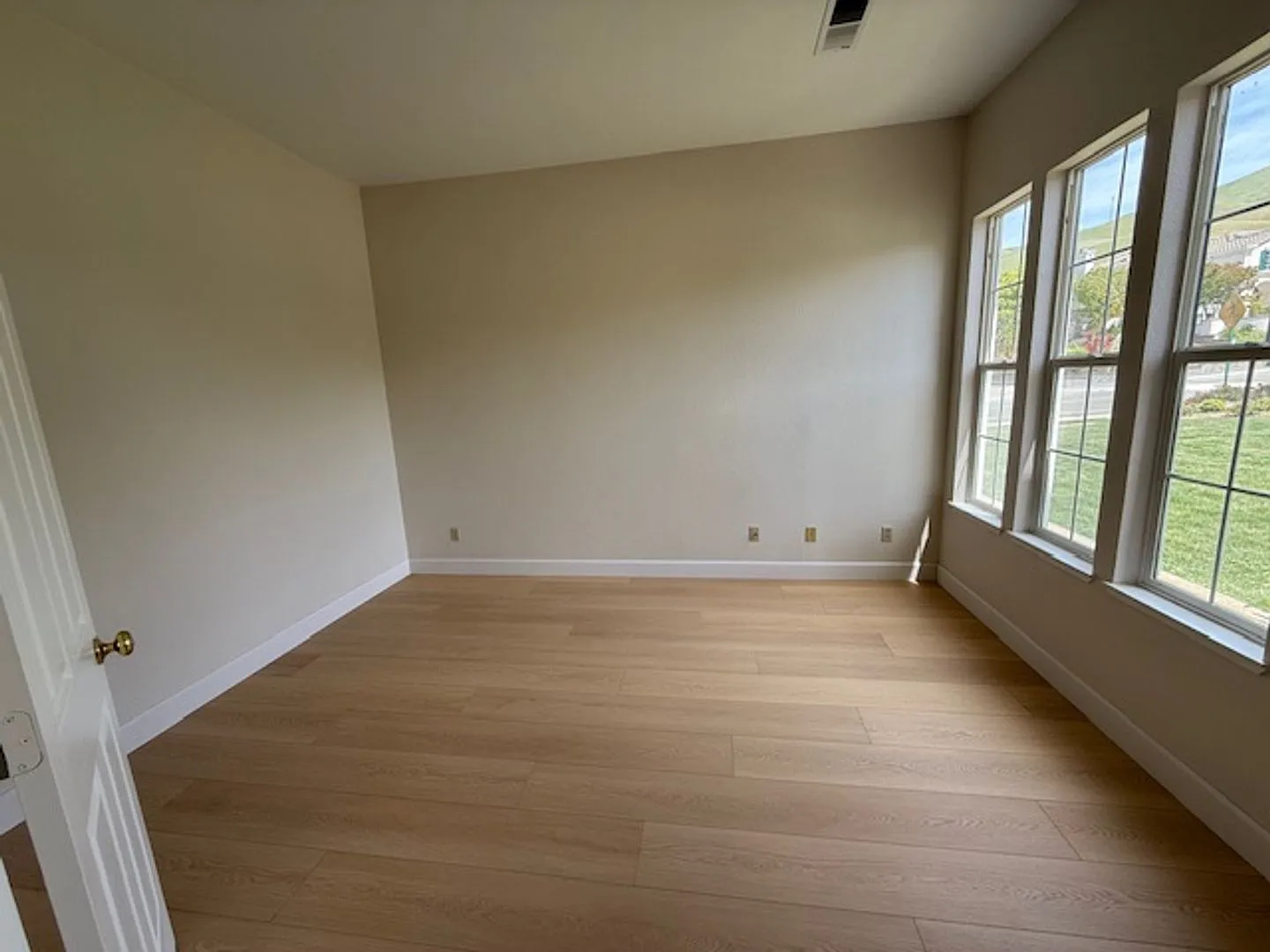 Avalon Heights Fremont 4 bed/3 bath, new paint & new wood floors, Gated Community, Top Tier Schools — Photo 3