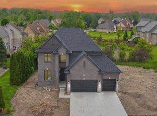 1107 Williamson Cir, Pontiac, MI 48340