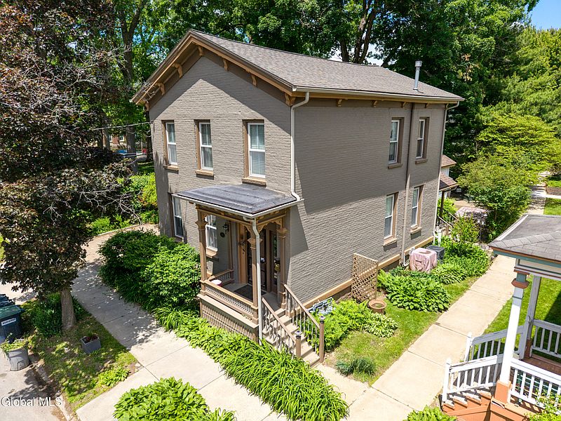 4th image of 129 Spring Street