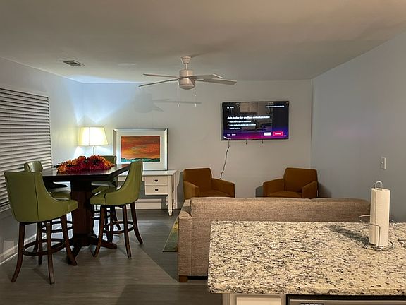 3rd image of 3480 Meadowlane Cir SW #1