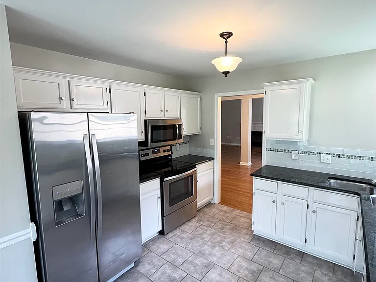 102 Sunset Cir — Photo 3